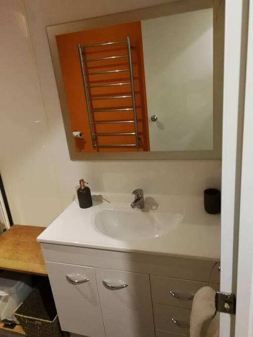 Central Cozy House - 10 Min Walk To Town كوينستاون المظهر الخارجي الصورة
